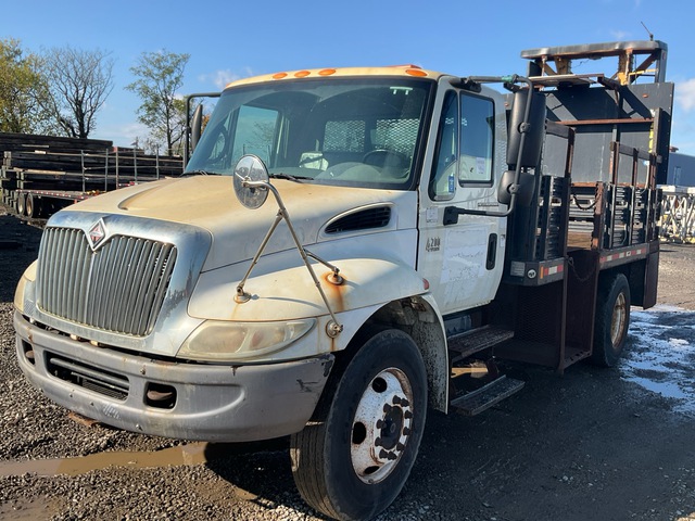 2007 International 4200 4x2 Attenuator Truck 2007 International 4200 4x2 Attenuator Truck