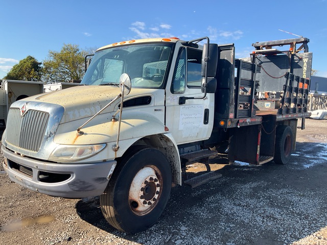 2010 International 4300 4x2 Attenuator Truck 2010 International 4300 4x2 Attenuator Truck