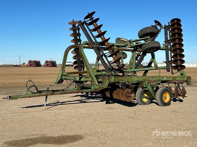 1982 John Deere 335-35 35 ft Tandem Disc