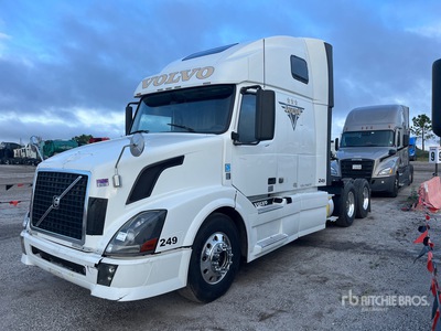 2012 Volvo VNL 6x4 トラックトラクター（T/A）