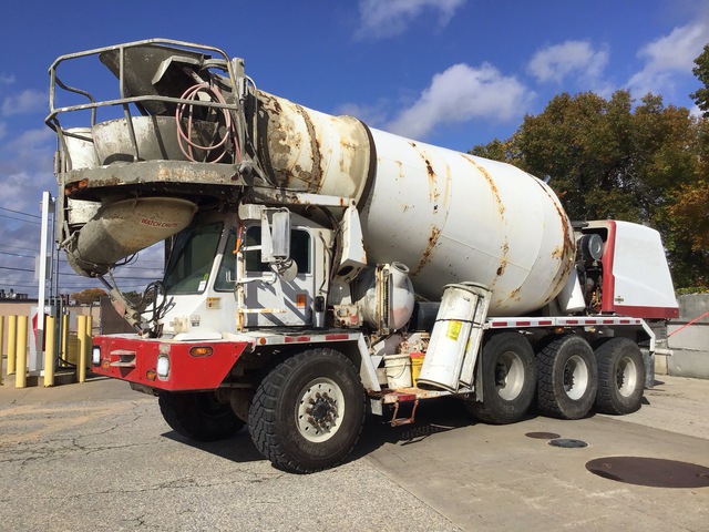 2006 Oshkosh S-2346 8x6 Front Discharge Mixer Truck 2006 Oshkosh S-2346 8x6 Front Discharge Mixer Truck