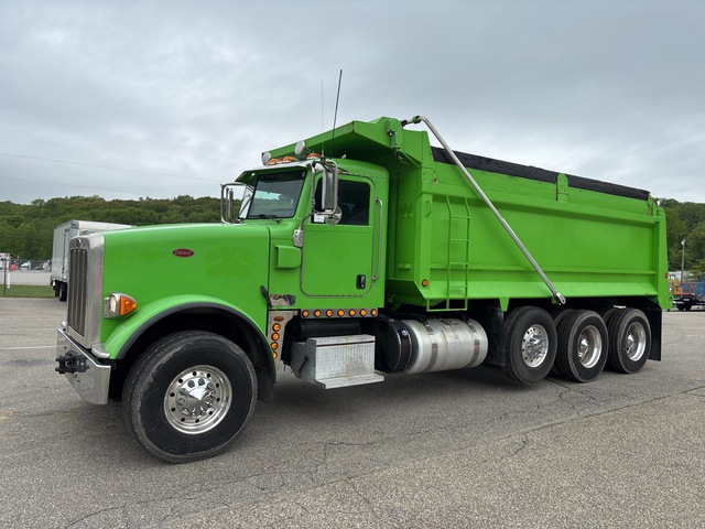 2016 Peterbilt 367 8x4 Tri/A Dump Truck 2016 Peterbilt 367 8x4 Tri/A Dump Truck