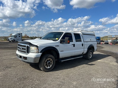 2005 Ford F-350 XLT 4x4 Crew Cab Pickup