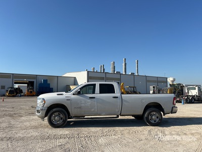2021 Ram 2500 4x4 Crew Cab بيك اب