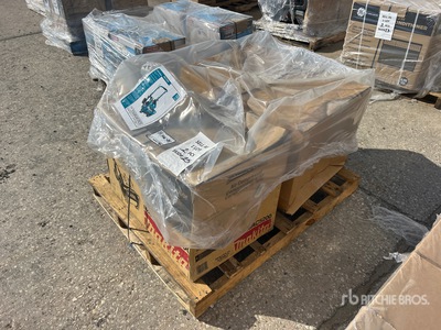 Quantity of (2) Makita MAC5200 6.5 cfm 5.2 gal Air Compressor