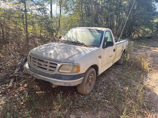 2003 Ford F-150 XL 4x2 Pickup