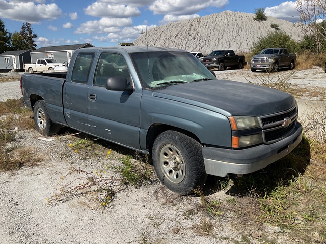 2006 Chevrolet 1500 4x2 Extended Cab Pickup (Inoperable)