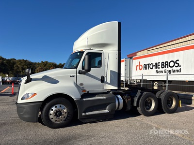 2021 International LT625 6x4 Cabeza Tractora Cabina Corta