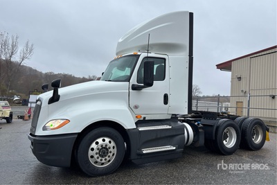 2021 International LT625 6x4 Ciągnik siodłowy T/A z kabiną dzienną