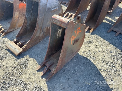 12 in Backhoe Rear Bucket