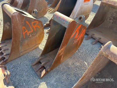 12 in Backhoe Rear Bucket