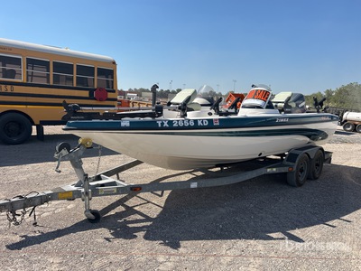 2002 Javelin 21MSX 21 ft Fishing Boat w/2002 Stratos 21737 Trailer