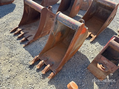 16 in Q/C Digging Backhoe Rear Bucket