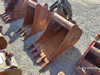 20 in Digging Backhoe Rear Bucket