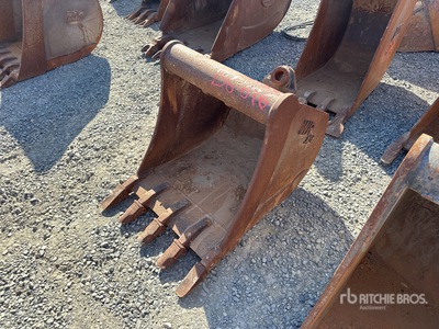 22 in Digging Backhoe Rear Bucket