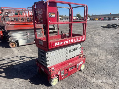 2017 MEC MICRO 19 Electric Scissor Lift