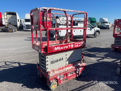 2018 MEC MICRO 19 Electric Scissor Lift