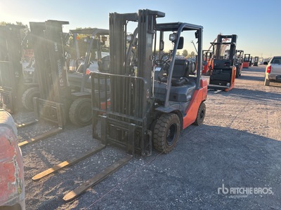 2018 Toyota 8FGU25 4500 lb Pneumatic Tire Forklift