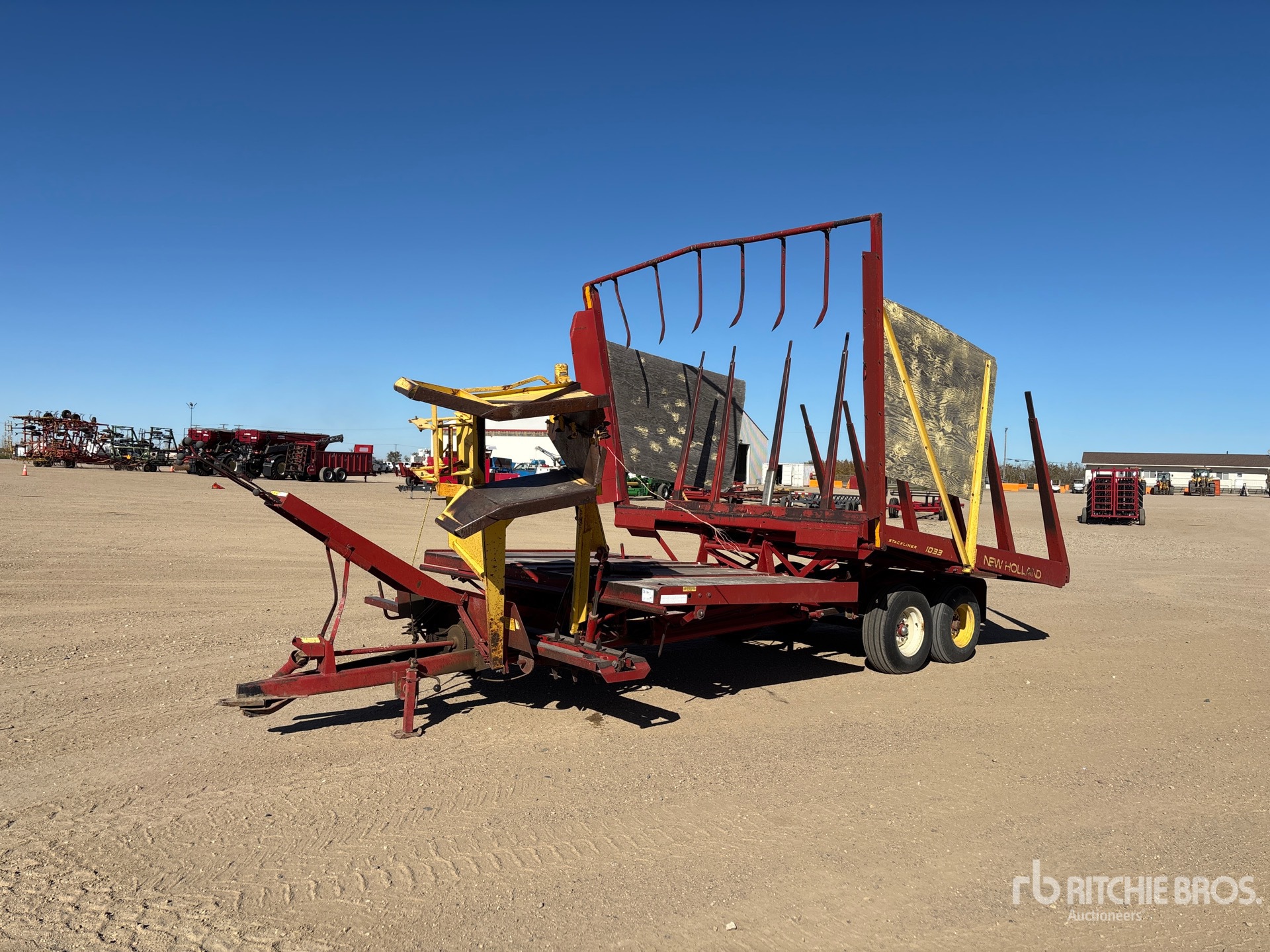 New Holland Stackliner 1033 Bale Wagon