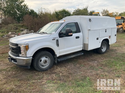 2019 Ford F-350 XL 4x2 Utility Truck