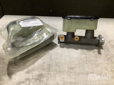 (16) Knight Bright 18015481 Master Hydraulic Brake Cylinders