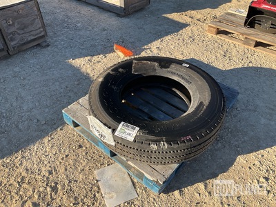 Firestone 11R 22.5 Tire