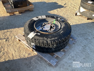 Michelin 385/65R22.5 Tire w/Wheel