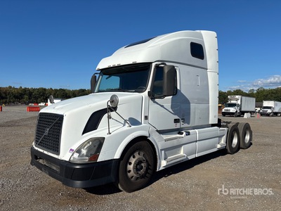 2013 Volvo VNL670 6x4 Cabina con cuccetta per trattore stradale