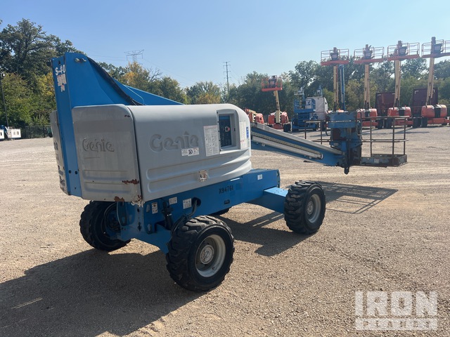 ELEVADOR TELESCóPICO 2013 GENIE 4WD S40