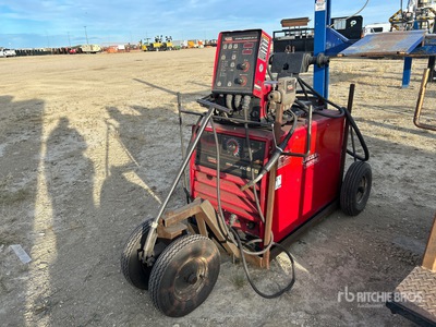 Lincoln Idealarc DC655 Mobile Electric Welder
