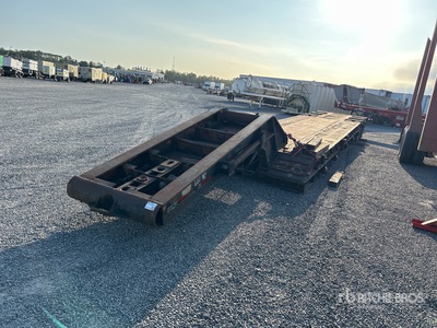 1981 Load King Tri/A Removable Gooseneck Oilfield Lowboy Trailer