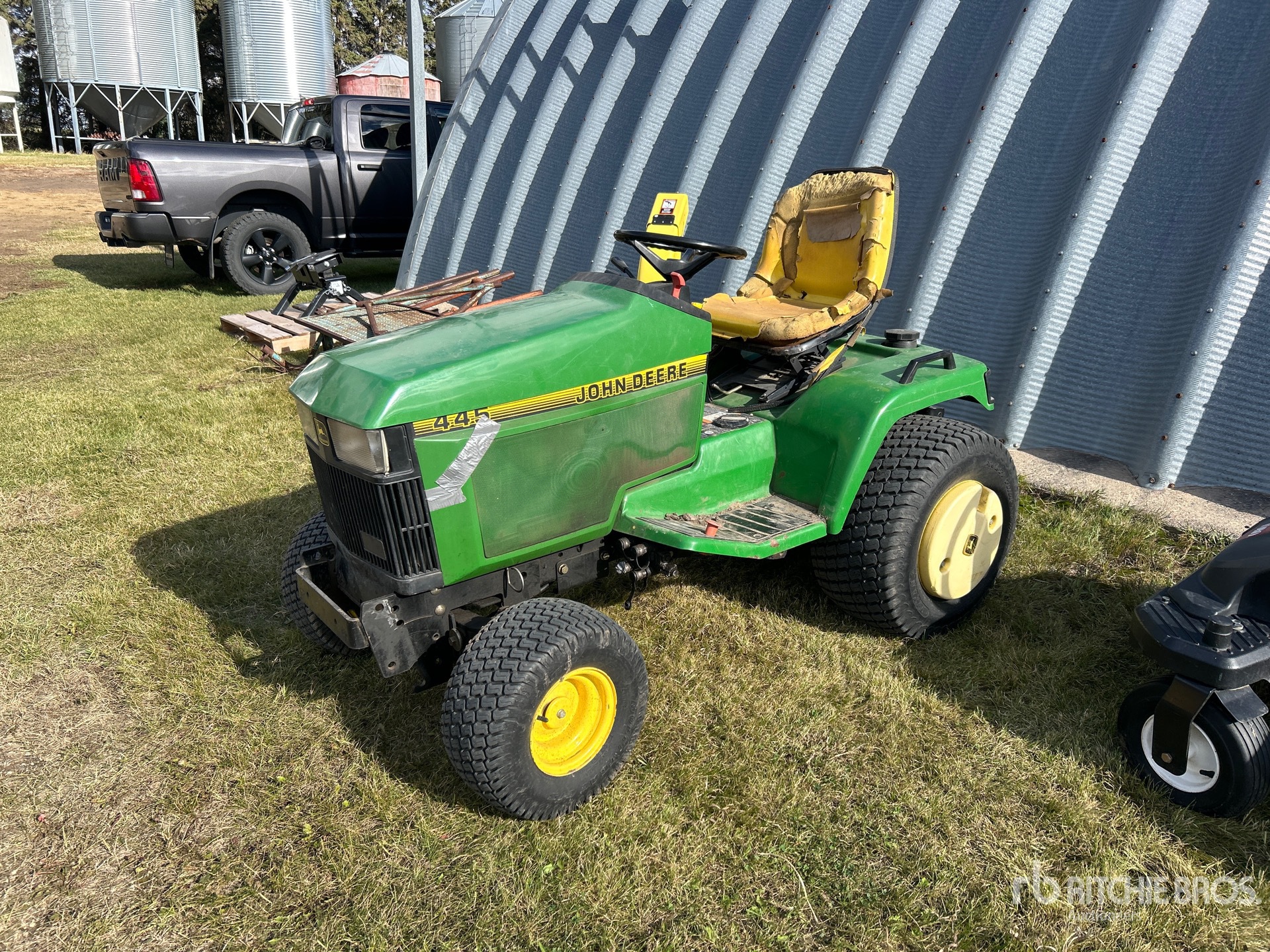 John Deere 445 ユーティリティトラクター
