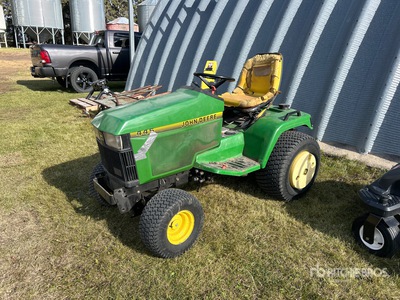 John Deere 445 ユーティリティトラクター