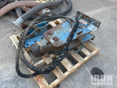 Okada TOP 45B 40 in Skid Steer Breaker