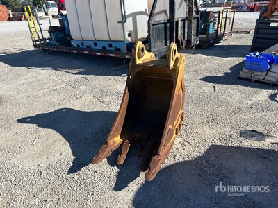 AGT Rock Bucket 24 in Digging Benna per escavatore - Fits Cat 320/322