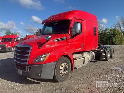 2019 Freightliner Cascadia 126 6x4 T/A Sleeper Truck Tractor