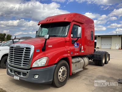 2017 Freightliner Cascadia 6x4 T/A Sleeper Truck Tractor