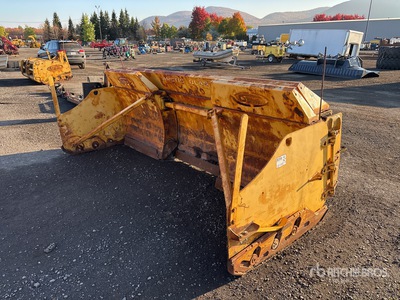Houle Hydraulic Reversing 10 ft - 16 ft Extendable Snow Plow - Fits Tractor