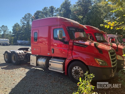 2020 Freightliner Cascadia 6x4 T/A Sleeper Truck Tractor (Inoperable)