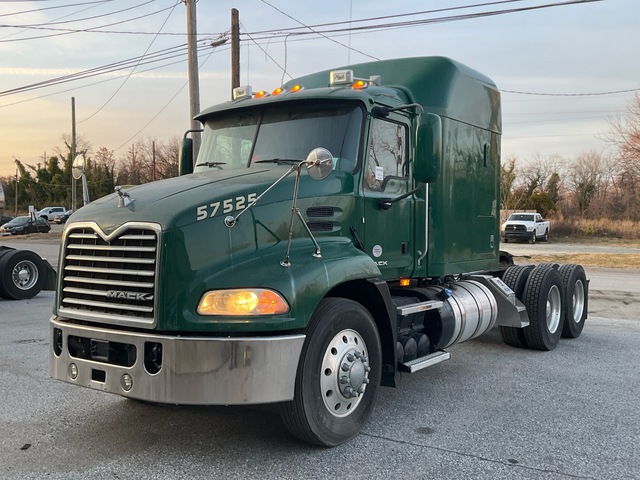 2018 Mack CXU613 6x4 T/A Sleeper Truck Tractor