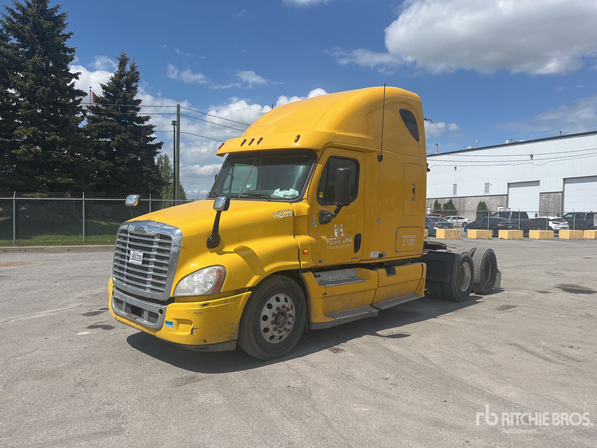 2011 Freightliner Cascadia 125 T/A Sleeper Truck Tractor