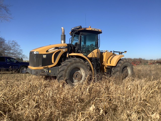 2011 Challenger 955C Articulated Tractor (Inoperable) 2011 Challenger 955C Articulated Tractor (Inoperable)