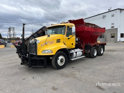 2004 Mack CX600 6x4 Pług śnieżny
