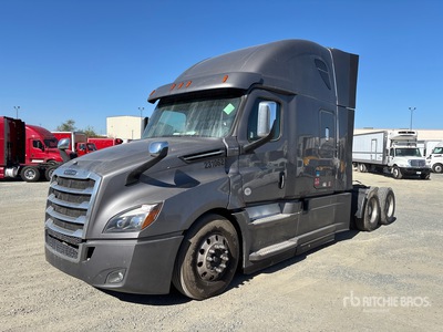 2018 Freightliner Cascadia 126 6x4 3- Achs Sattelzugmaschine mit Schlafkabine