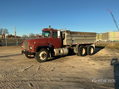 1998 Mack RD688S 6x4 T/A Dump Truck