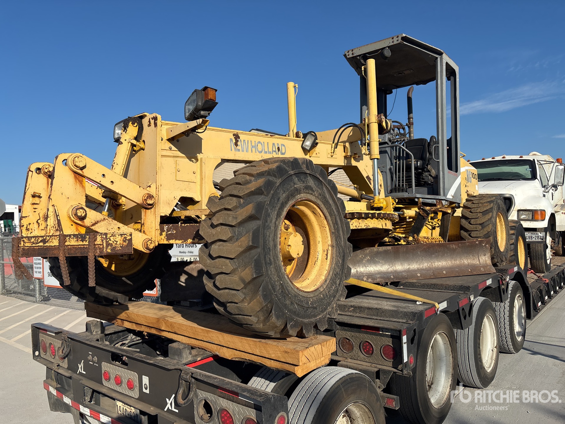 2000 New Holland RG100 Motor Grader