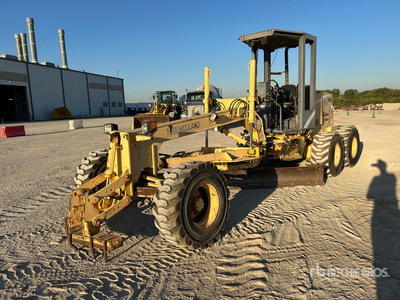 2000 New Holland RG100 Motor Grader