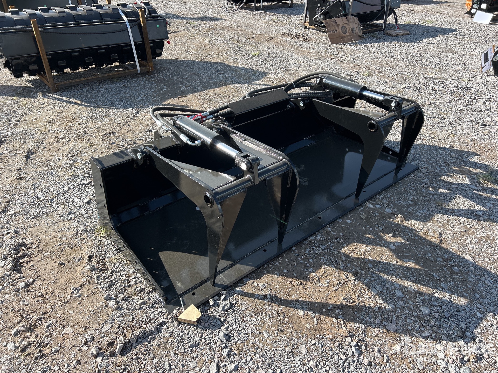 2025 GIYI PG72 72 in Grapa para Minicargador (Sin Usar) / Skid Steer Grapple (Unused)