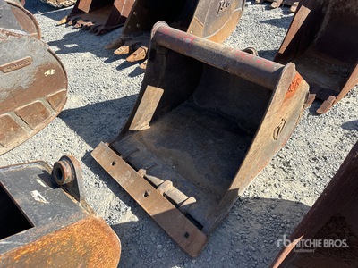 33 in Backhoe Rear Bucket