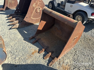 34 in Digging Backhoe Rear Bucket